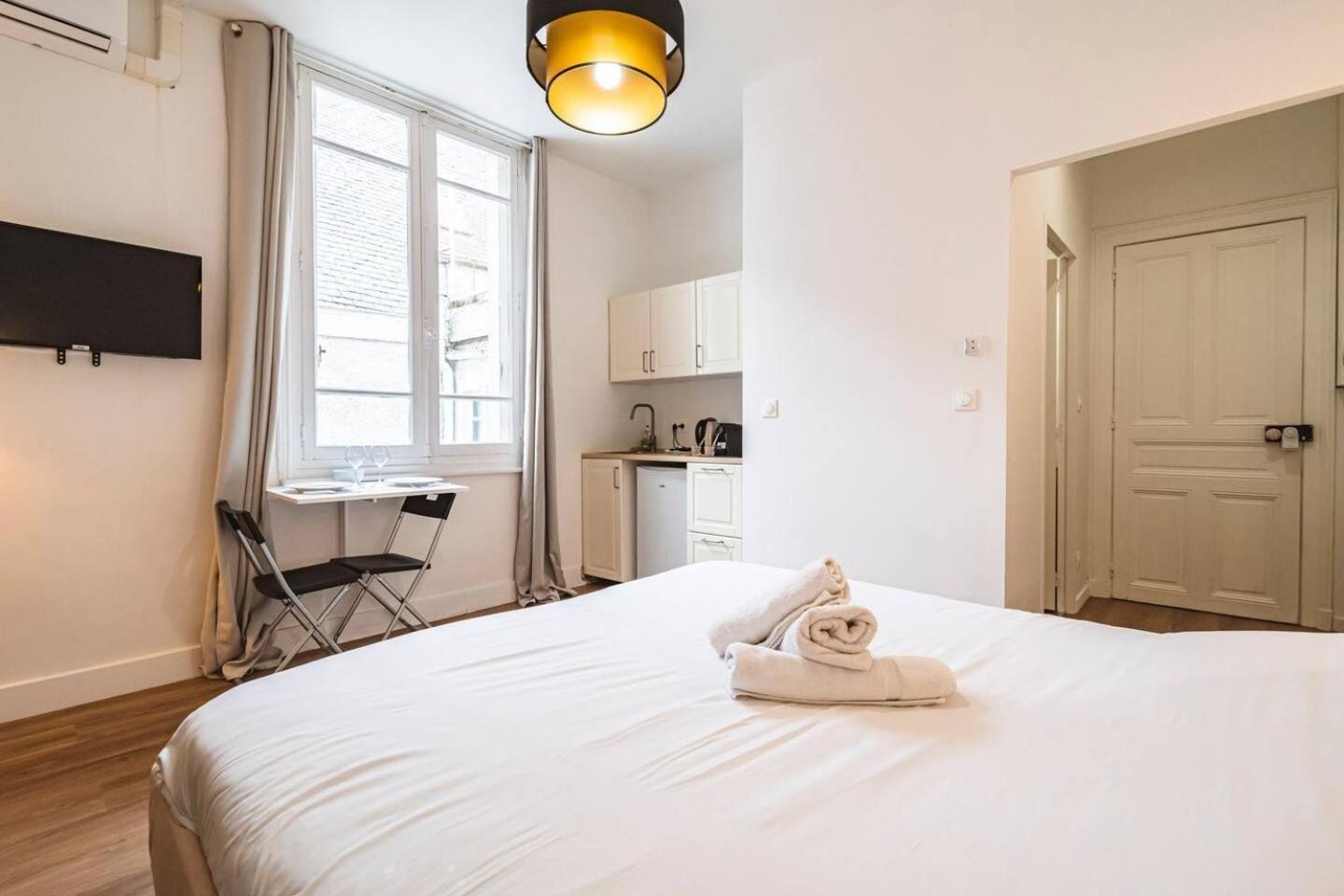 Pink, Appartement En Plein Coeur De 兰斯 外观 照片
